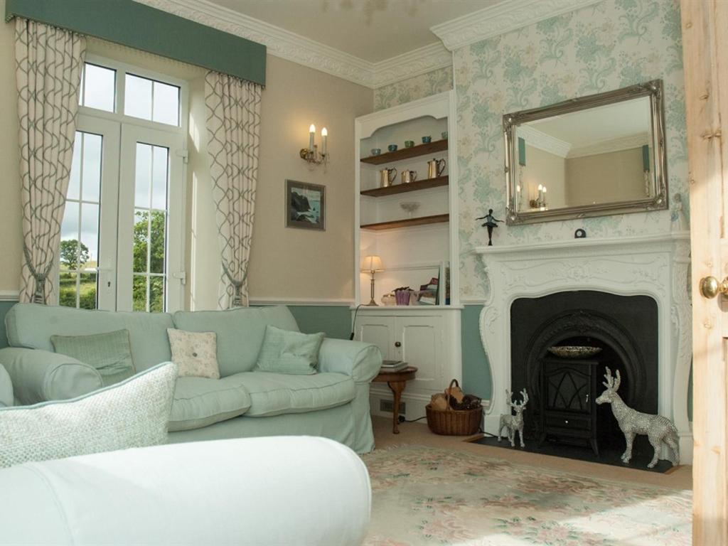 Bed and Breakfast Poole Farm Лонсестон Экстерьер фото